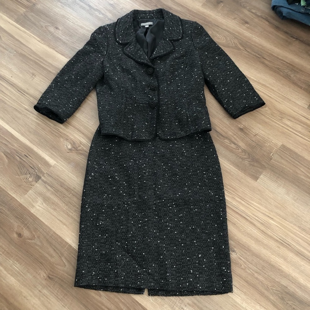 Ann Taylor Black white dot tweed skirt set blazer size 12P skirt size 8